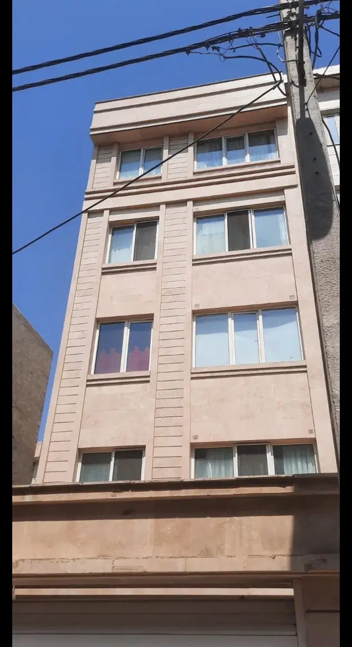 همخونه خانم مجرب و متعهد