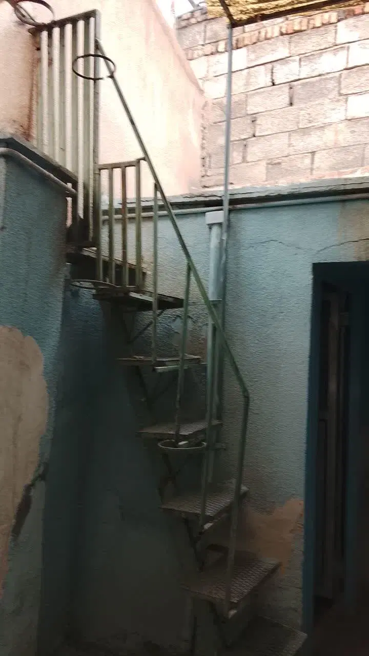سلام ملک به متراژ ۱۴۵  سند دار