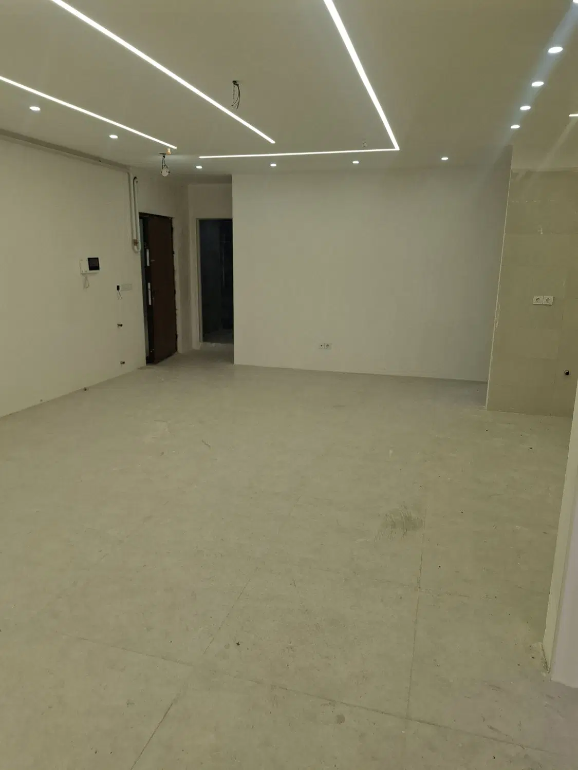 آپارتمان ۱۰۳متری آرام شرقی