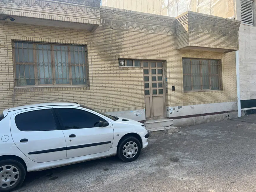 ویلایی درب ساختمان ۵۳۰ متر قدوسی غربی