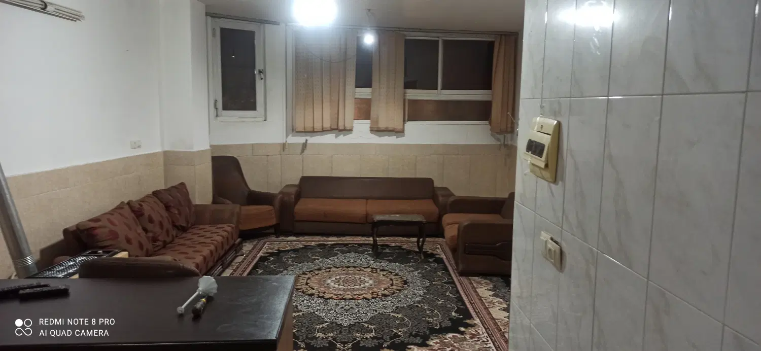 از روزانه تا سالیانه،  یک خوابه نبش خ پروین