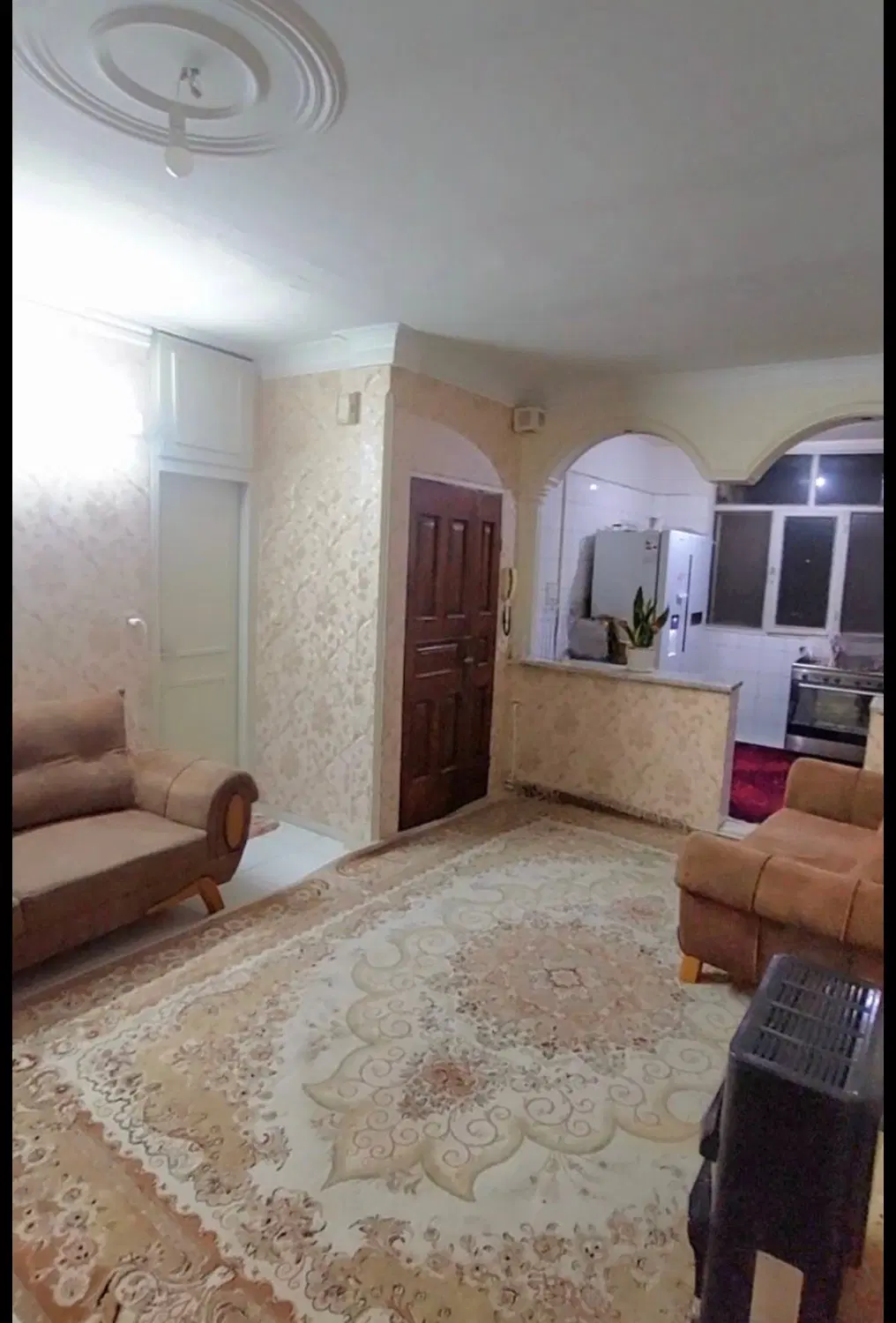 آپارتمان ۶۱متری *خوش نقشه و سند تک برگ *