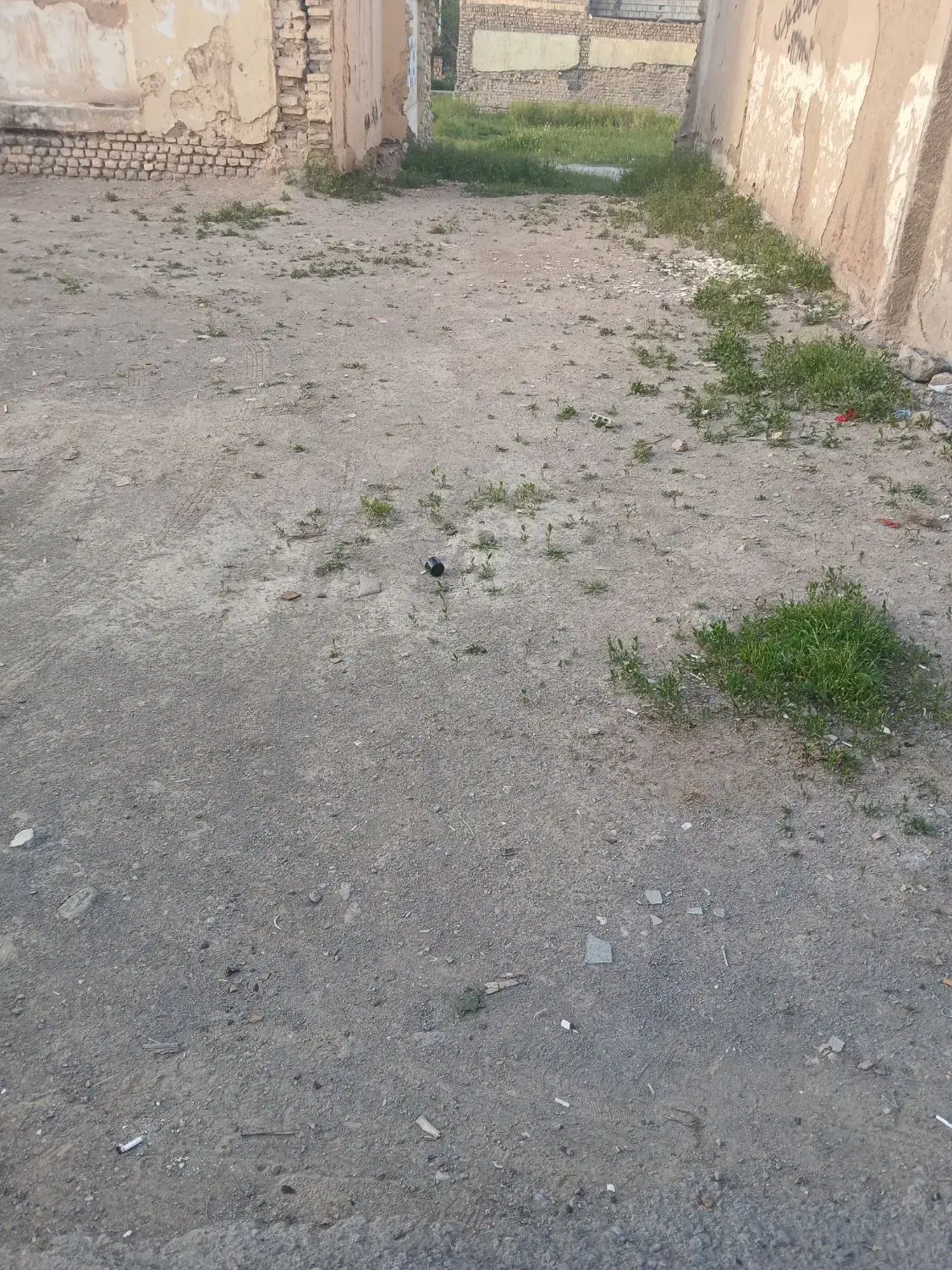 زمین فروشی 70متری حاشیه 5
