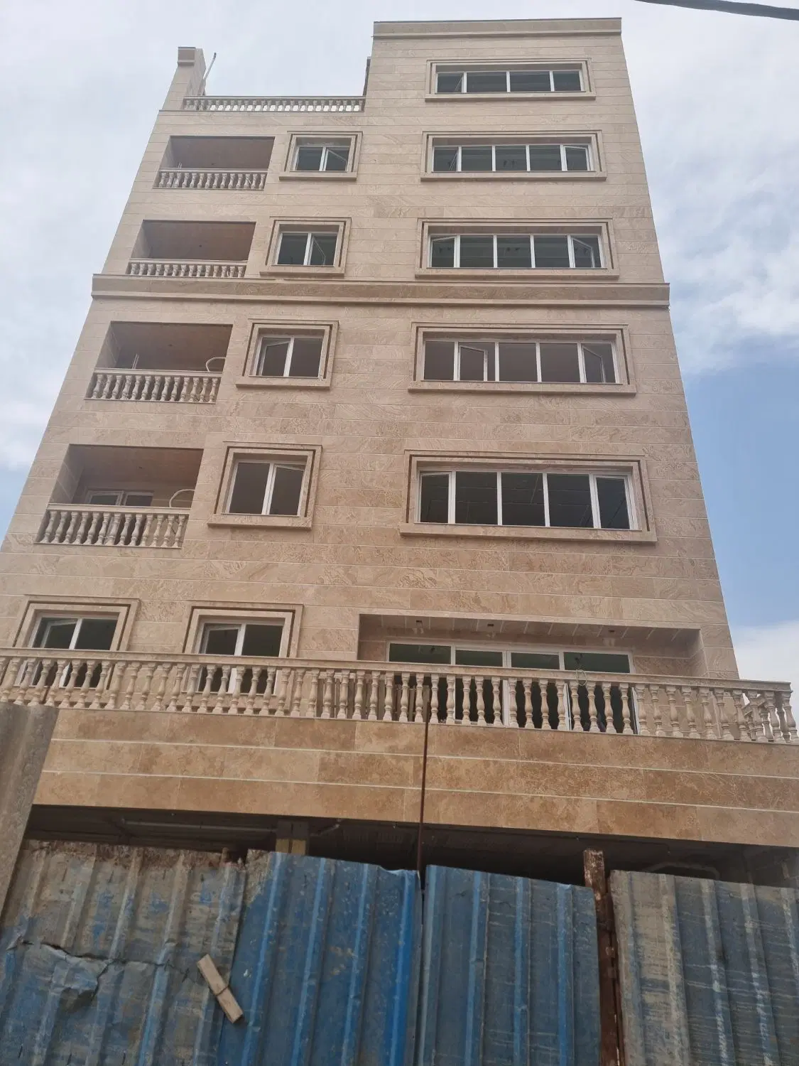 فروش واحد ۱۰۳متری خوش نقشه