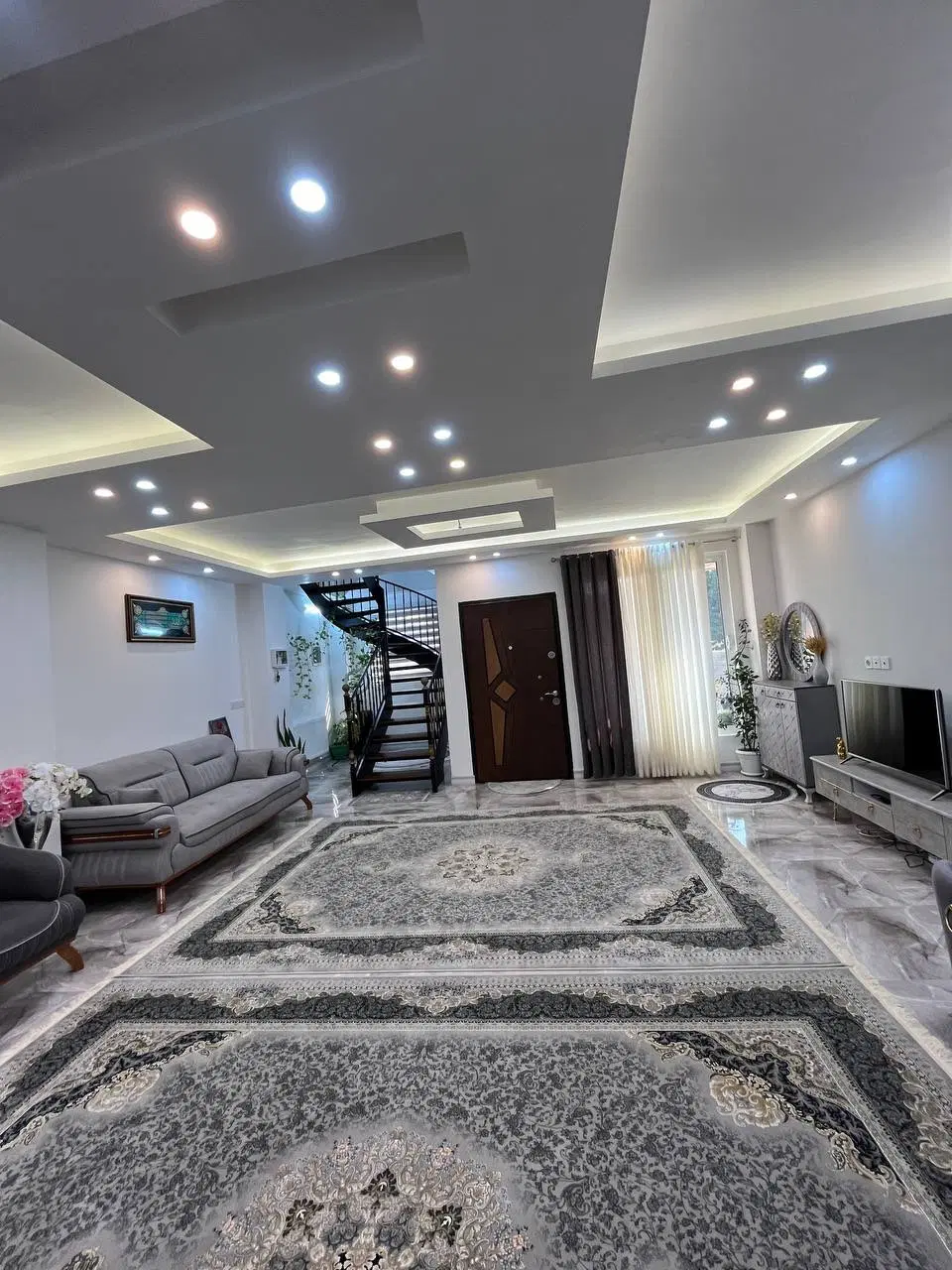 خانه ویلایی دوبلکس حیاط دار ( توضیحات)