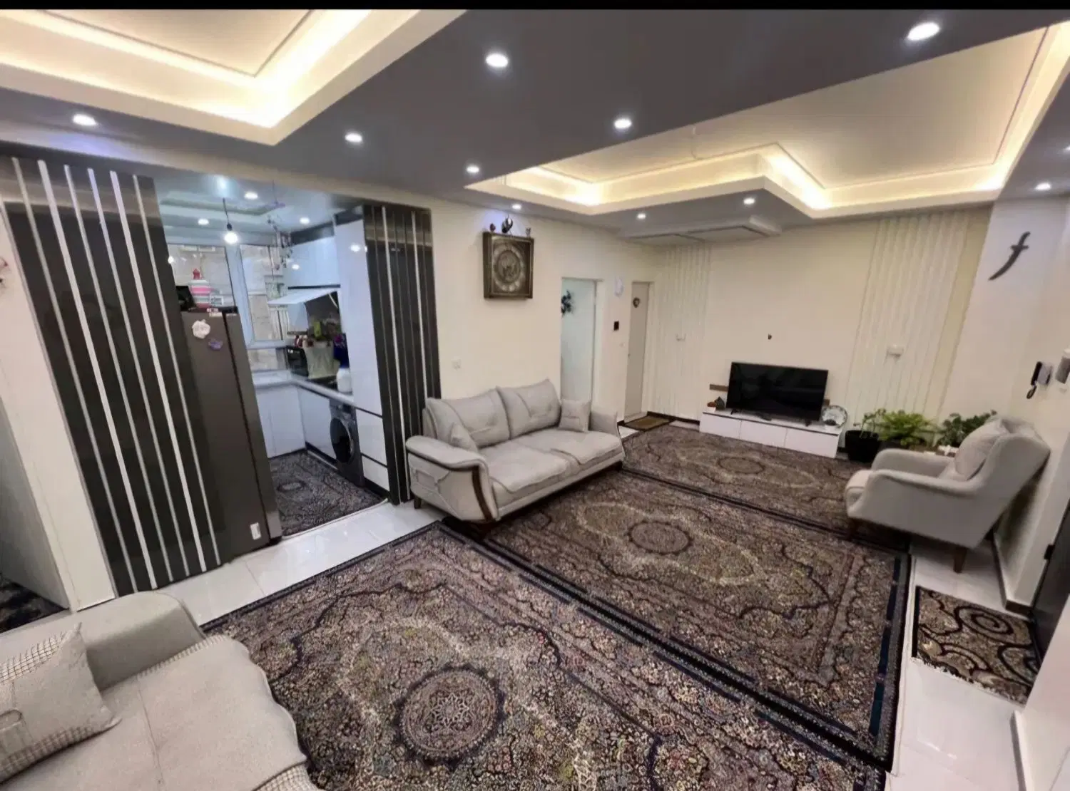 آپارتمان شهرک مسعودیه_نوساز_لوکس و خاص_مالک هستم