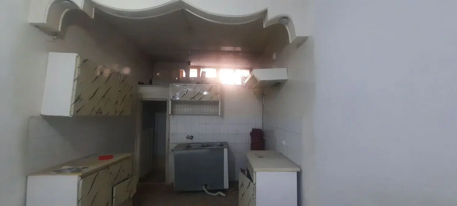 آپارتمان ۳طبقه هست
