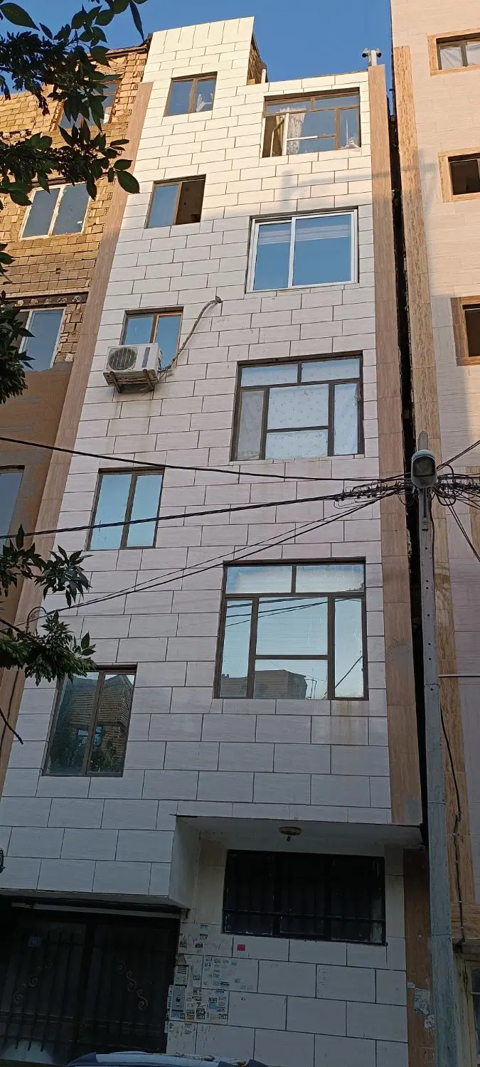 آپارتمان حدودا100متر.دوخواب