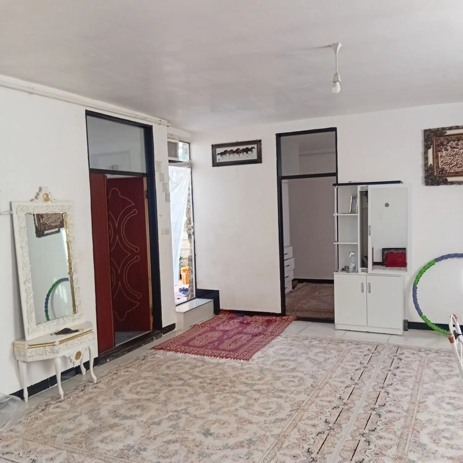 فروش طبقه دوم خانه ویلایی برف اباد