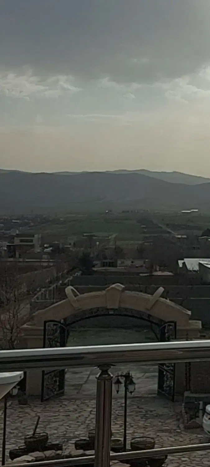 ۵۰۰متر زمین باغی دیوار دار جاده سنندج قبل پلیس را