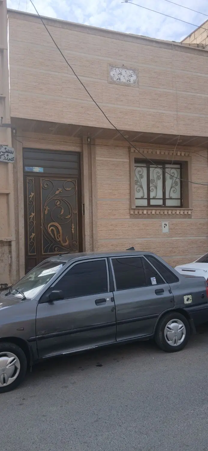 خانه سه طبقه دوبر_۶۰مترزمین_کم سن_کوچه۱۰متری۱۶۰متر