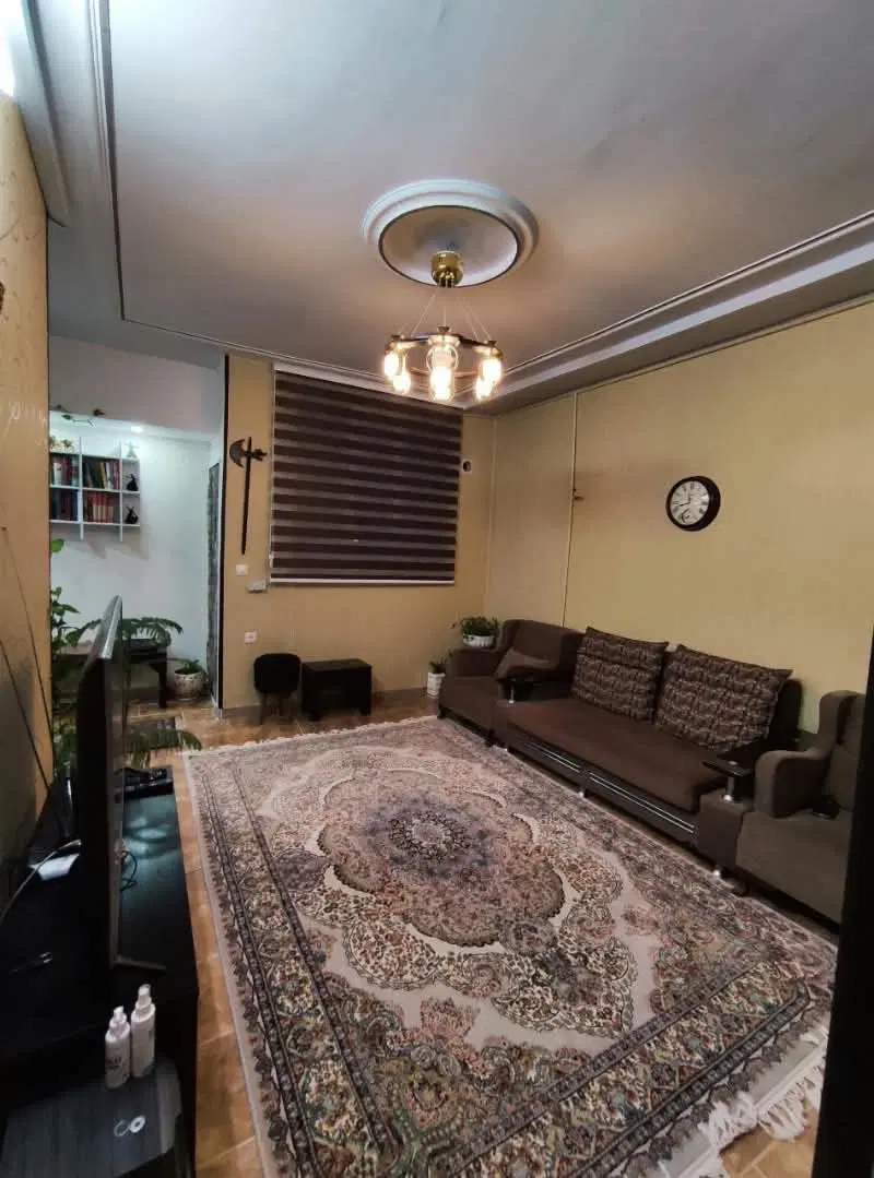 اپارتمان دو خواب لاله ۱ شرقی