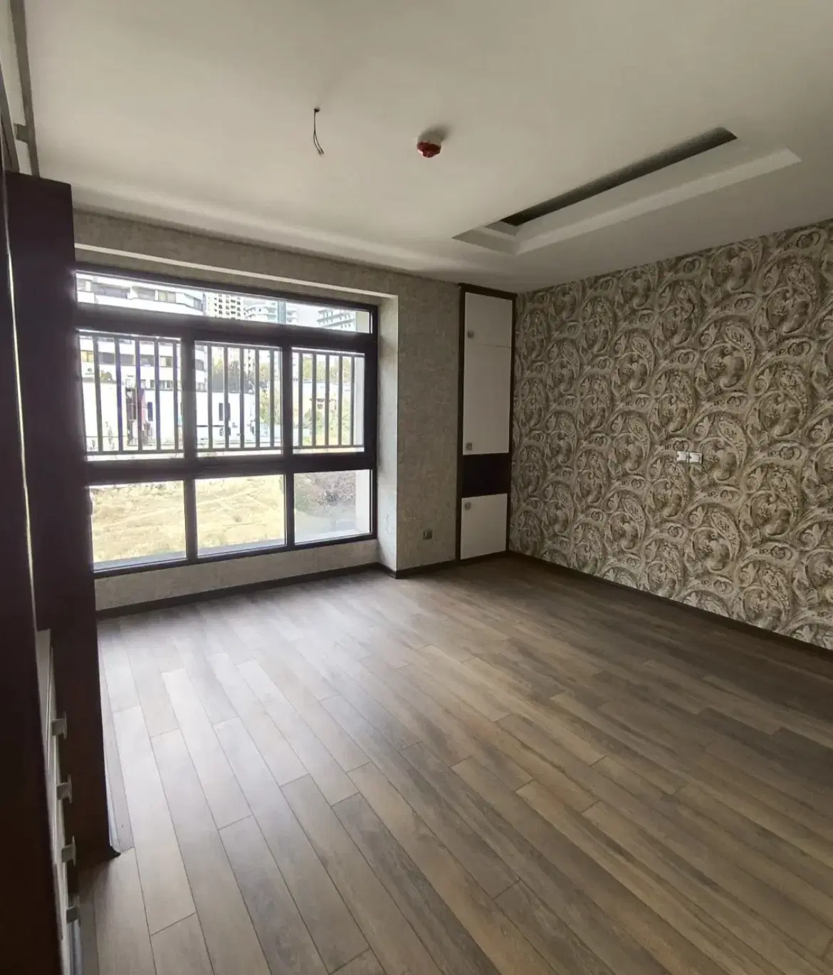 ۲۳۵ متر تاپ لوکیشن پاسداران