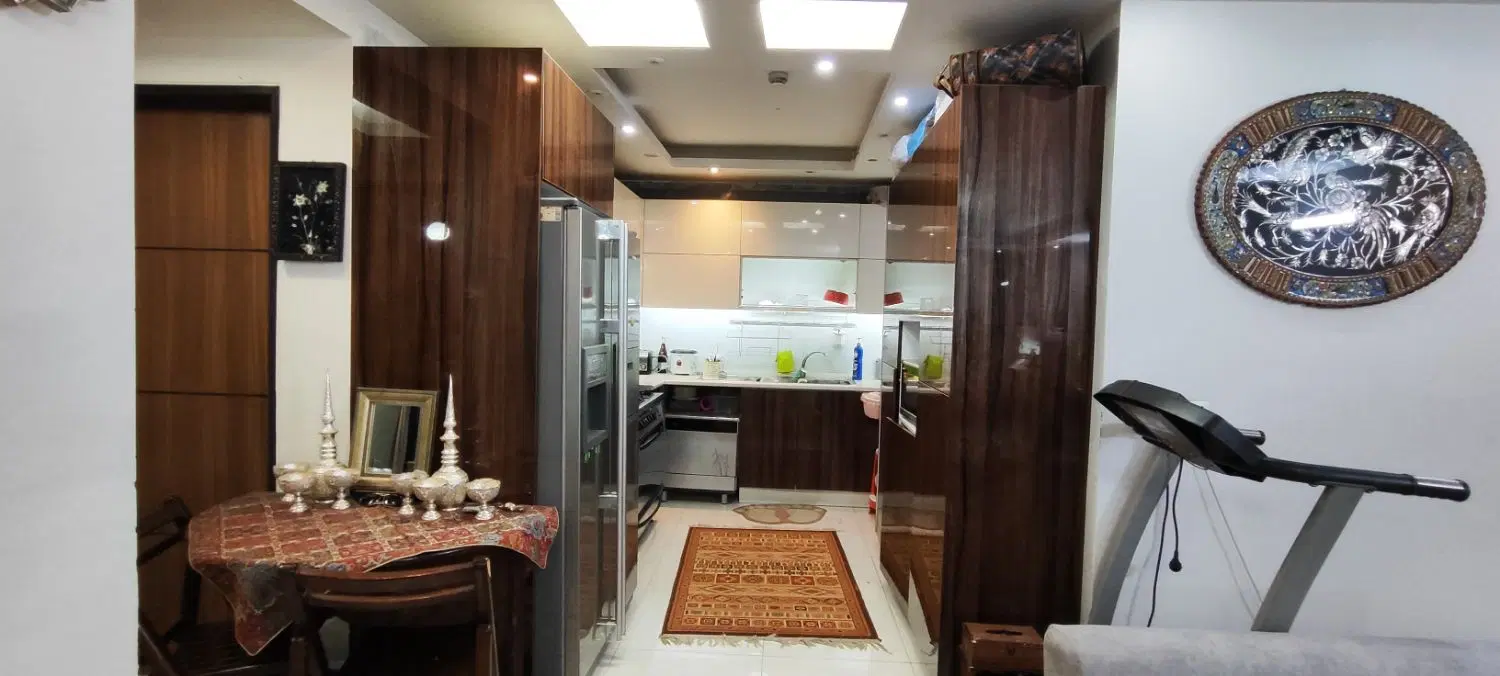 آپارتمان دو خواب ۱۰۰متری جنوبی لوکس میرزاطاهر شرقی