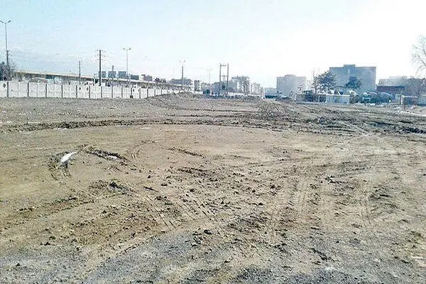 زمین 196 متری