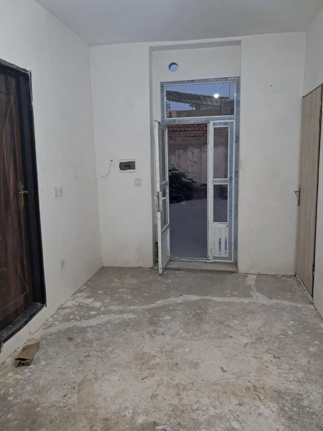 فروش حیاط ۱۲۰ متری باغ معروف