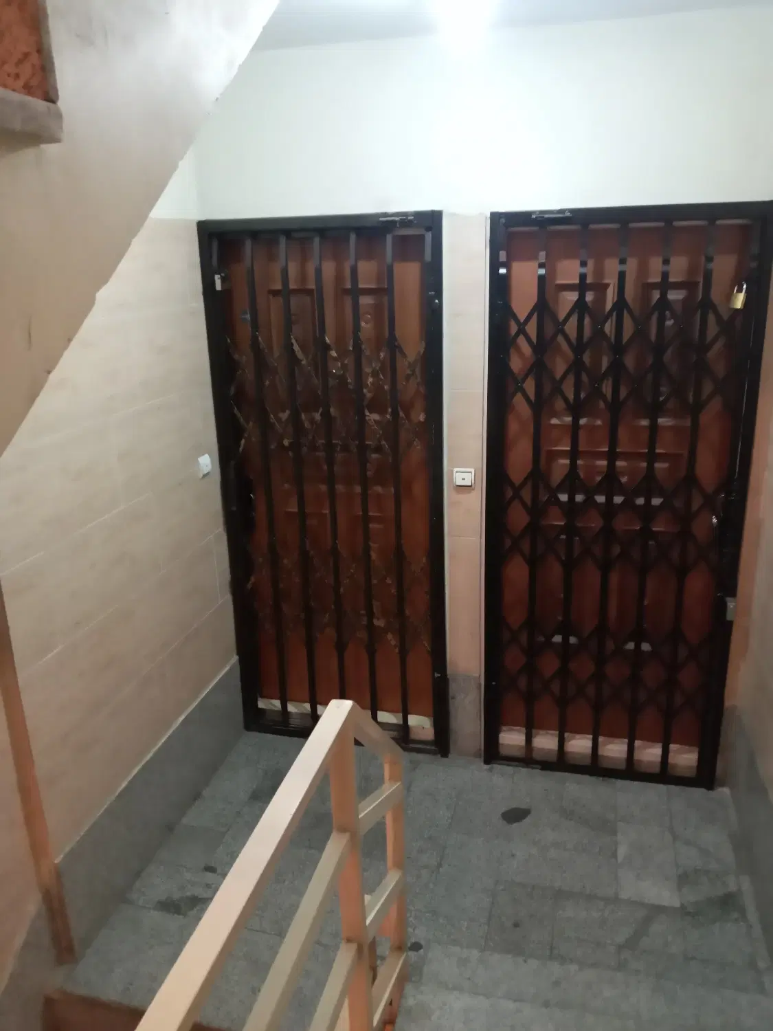 رهن کامل آپارتمان ۶۳ متری دو خواب فول امکانات
