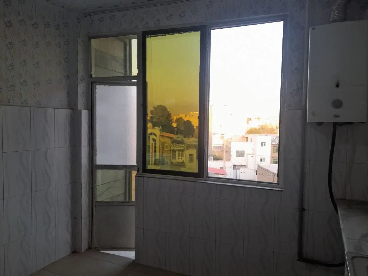 واحد۶۰ متری کمالشهر