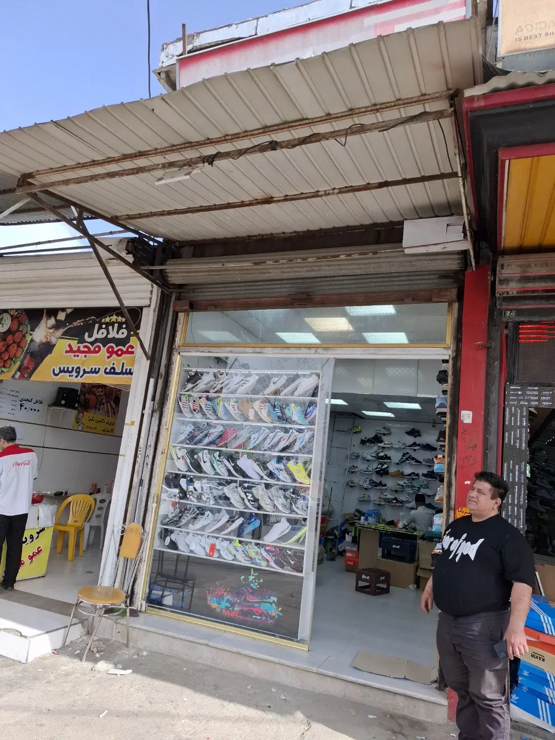 یک باب مغازه خیابان کاشی کاری ۱۸ مترفول امکانات