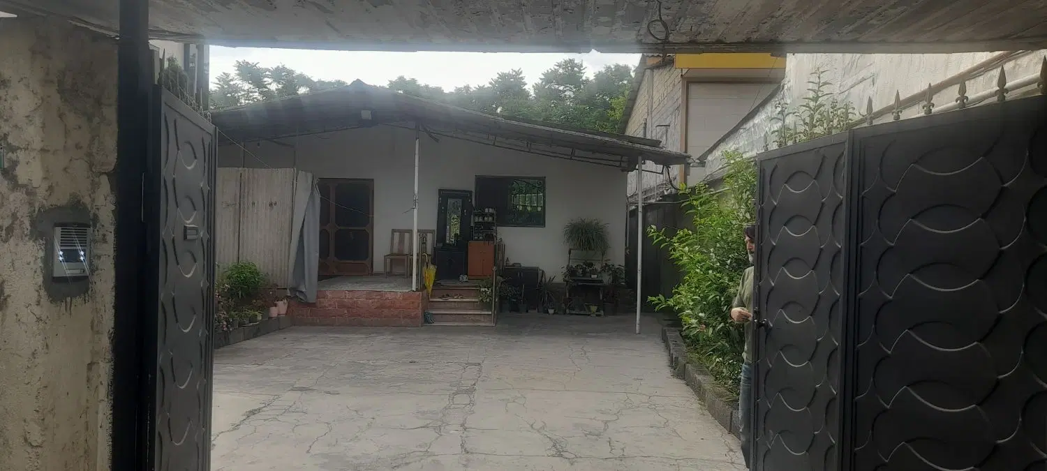 فروش زمین ۶۷۶متر دارای بنا