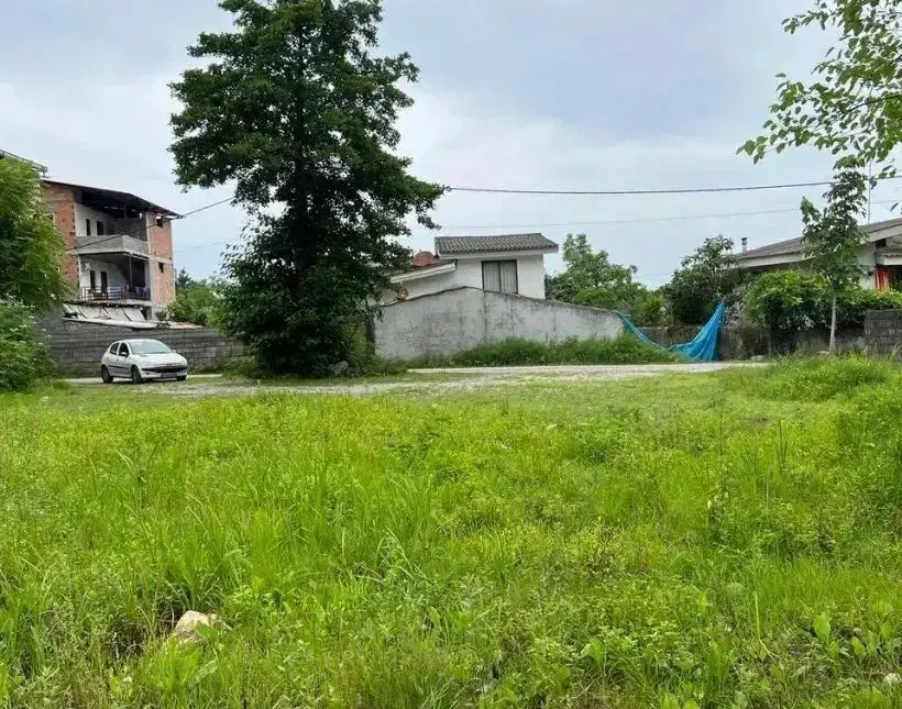 زمین ۳۰۰ متری جاده قلعه گردن قسطی