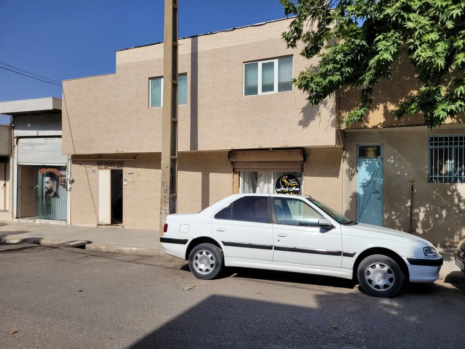 خانه دوطبقه پشت بازار