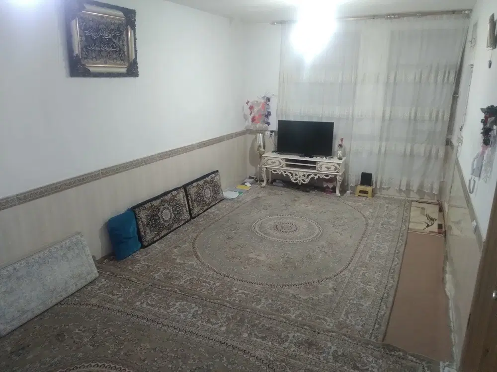 رهن کامل خانه ۶۵ متری تک واحدی طبقه دوم