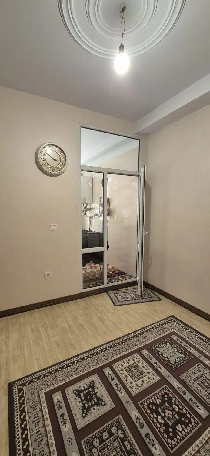 ۱۰۰ متر رهن کامل، نوساز