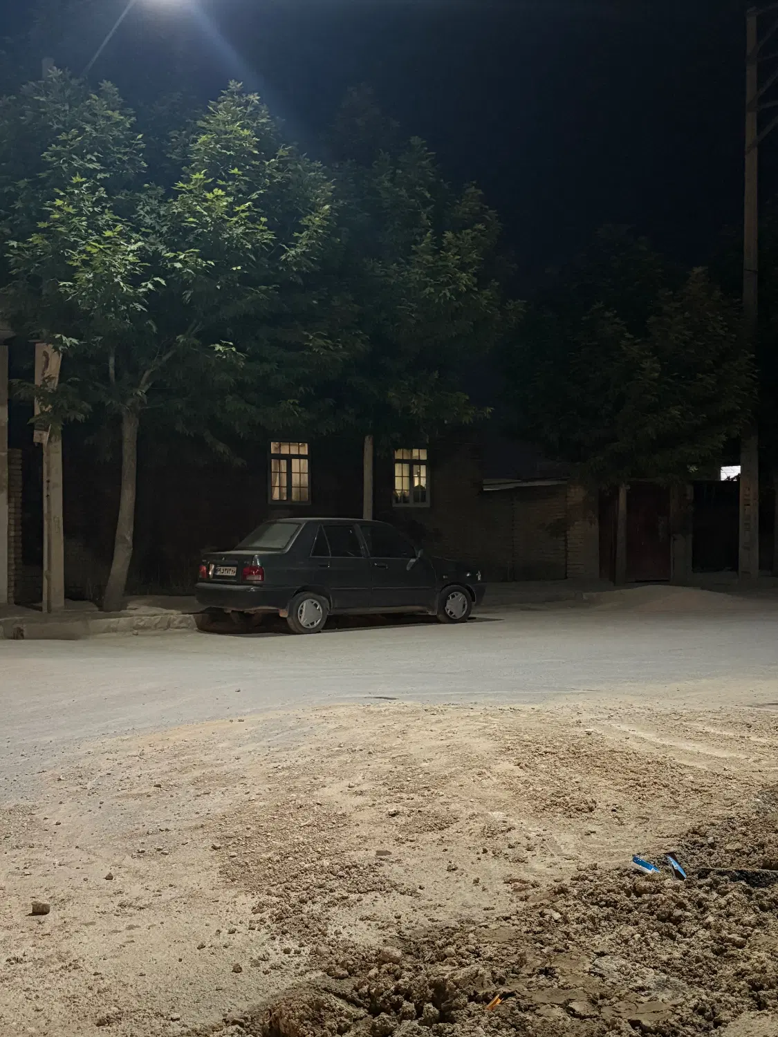 زمین واقع در محمد علی پهلوان جنب افق کوروش