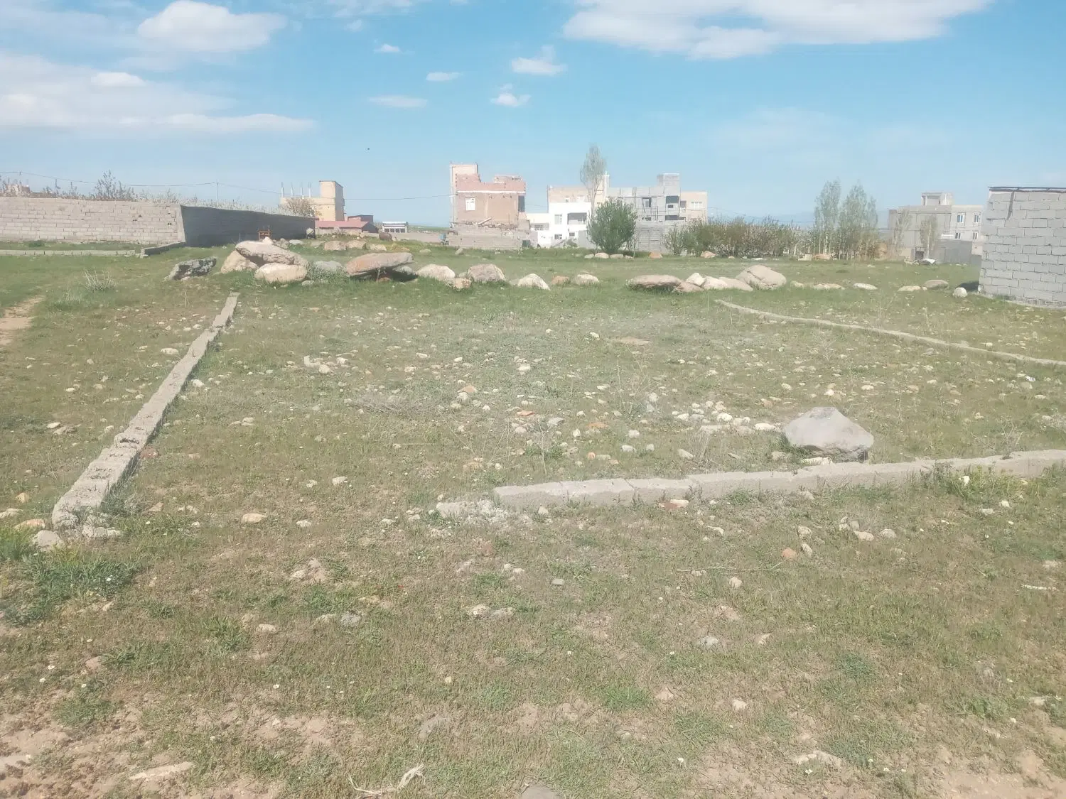 زمین در روستای توریستی کرده ده
