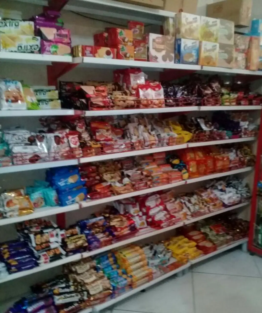 مغازه سوپری و مناسب نانوایی با واحد مسکونی
