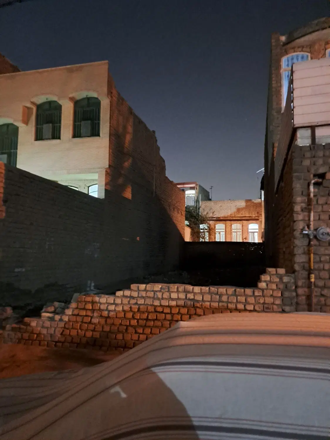 زمین کلهری