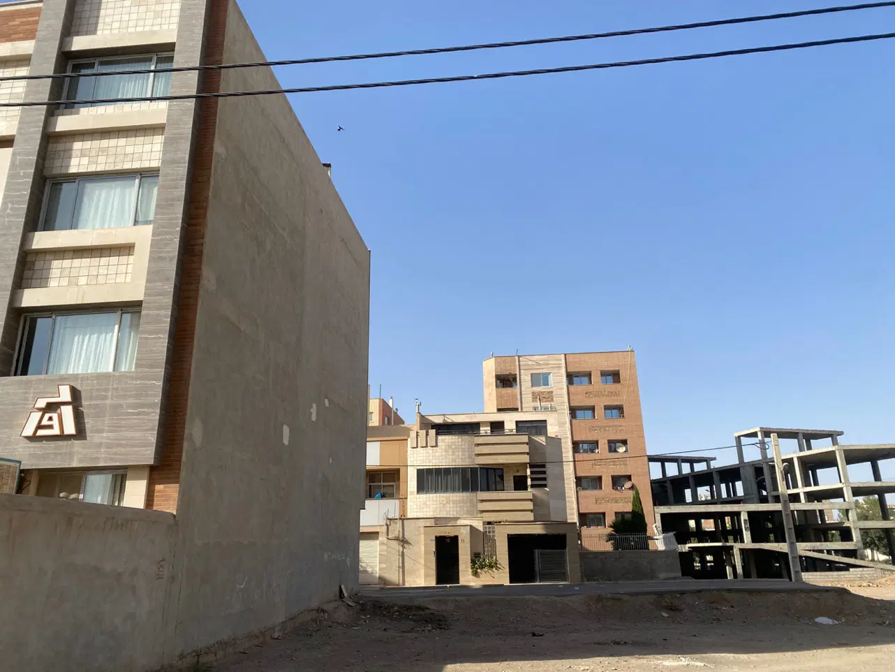 زمین در دهخدا شمالی دوکله ۴۰۰ متر مربع عرض ۱۹