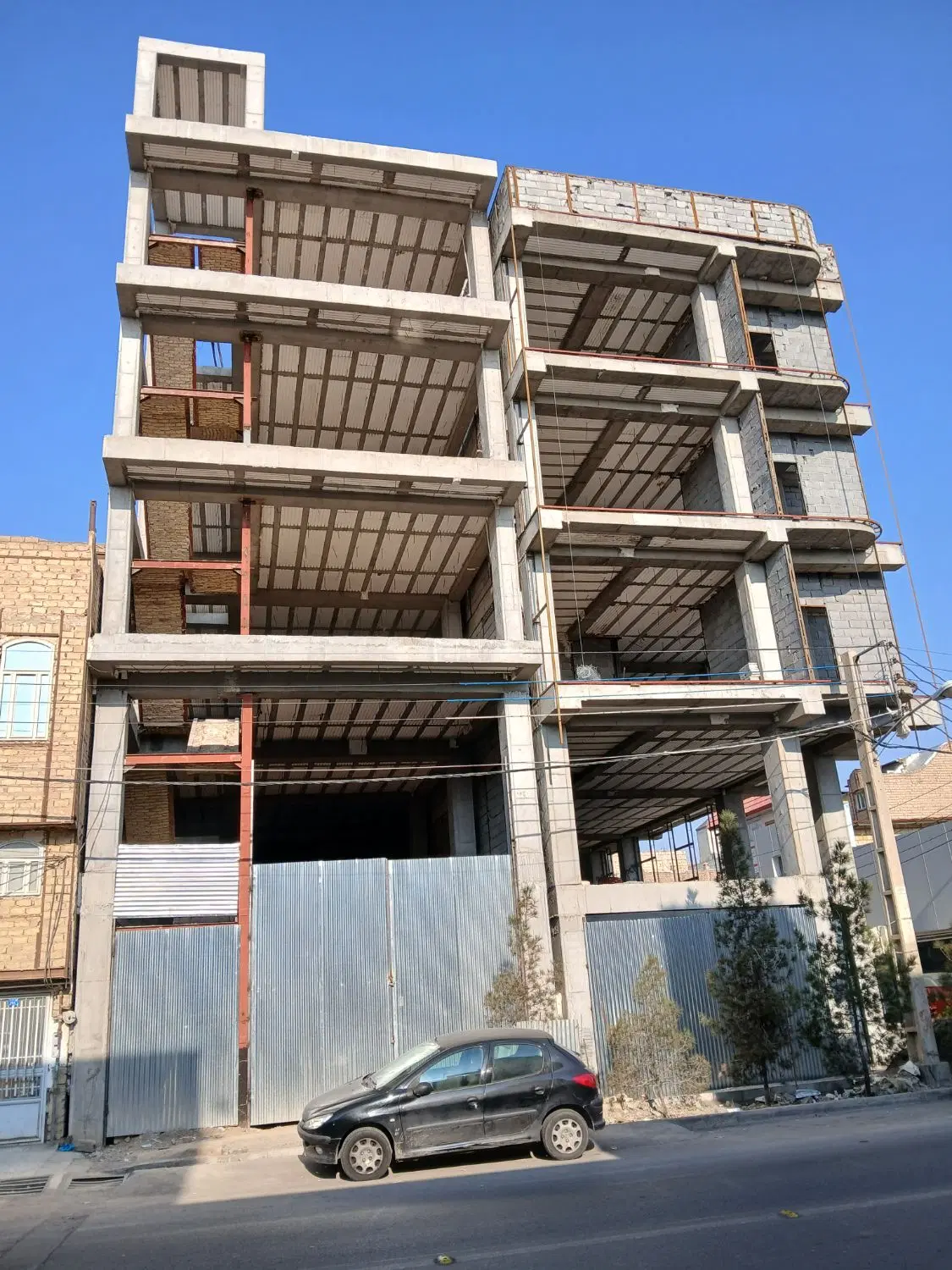 فروش ساختمان  مسکونی تجاری نیمه کاره مطابق تصویر