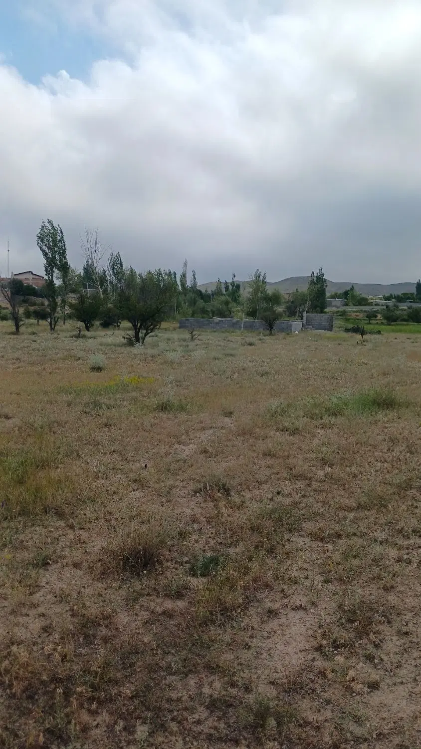 زمین عنبران