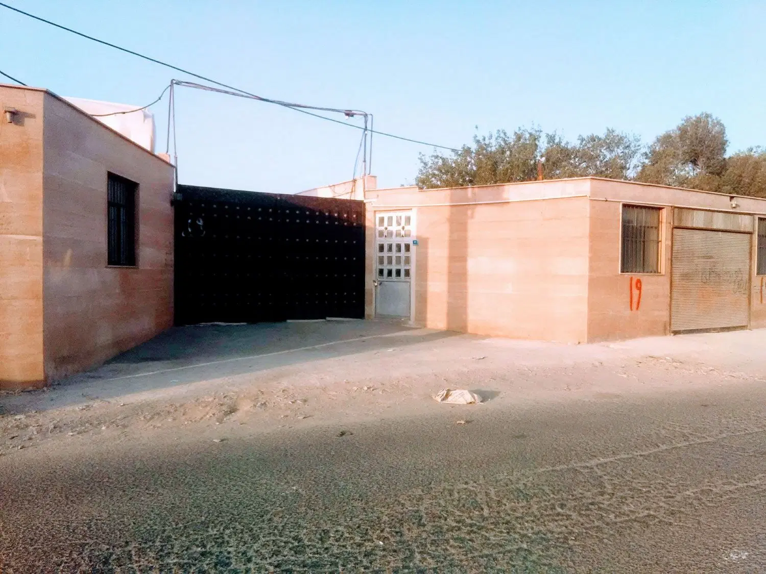 1000 متر کلنگی  مسکونی و تجاری