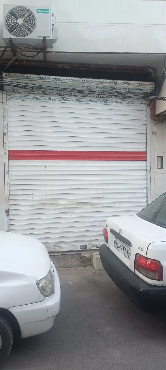 مغازه  فروشی حاشیه خیابون اصلی