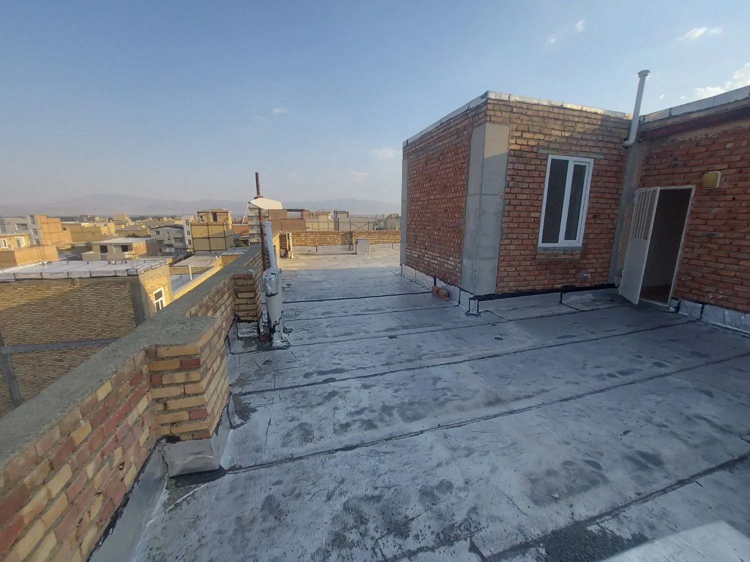 مسکونی و تجاری