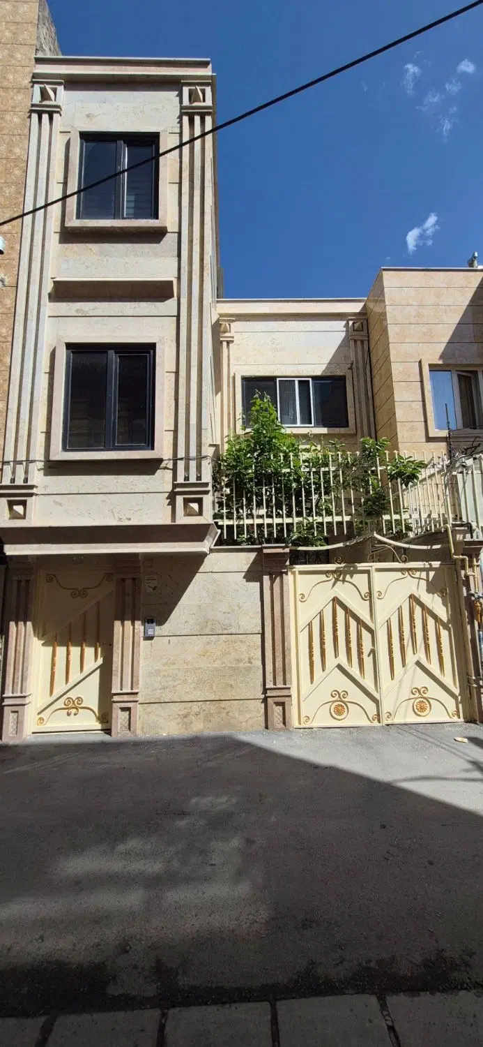 خانه دوطبقه لوکس