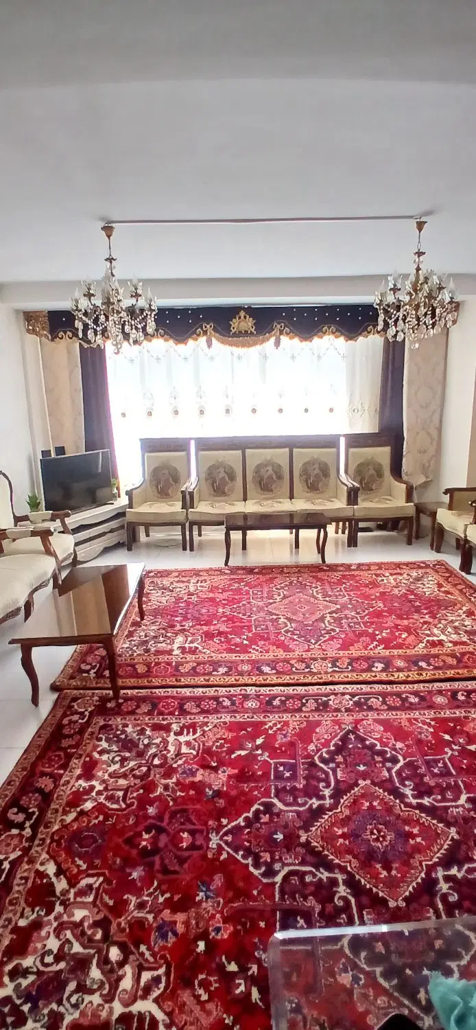 آپارتمان ۱۰۱ متری سه نبش بر خیابان کارپیشه