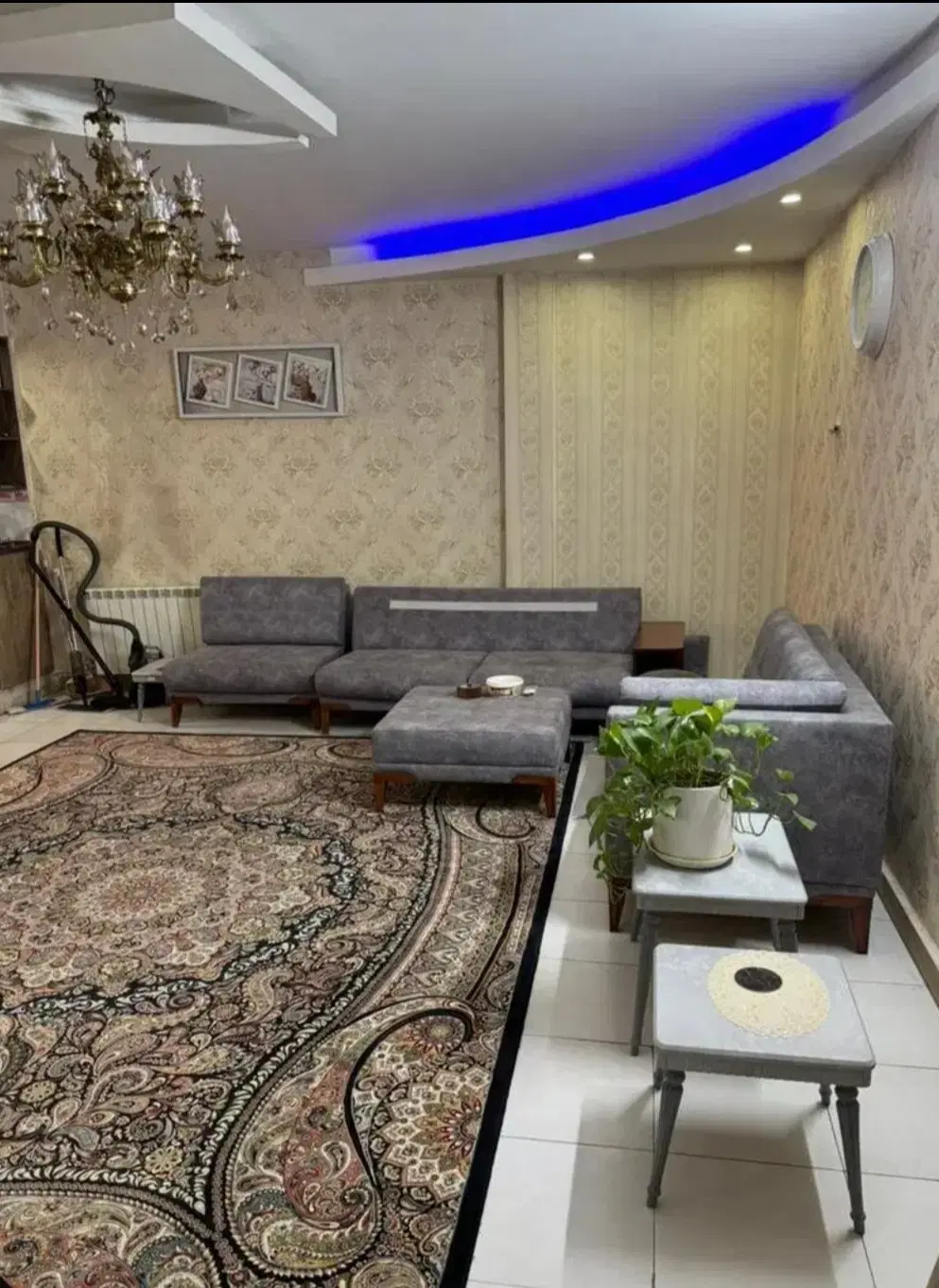 یک نفر هم خانه خانم