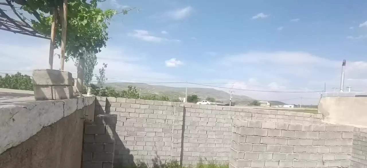 250متر حیاط مسکونی واقع در روستای گلی
