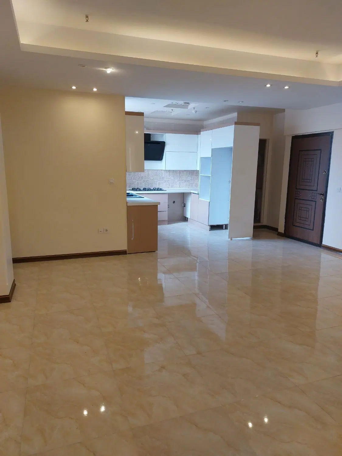 آپارتمان ۸۵متری نوساز فول امکانات نظام آباد