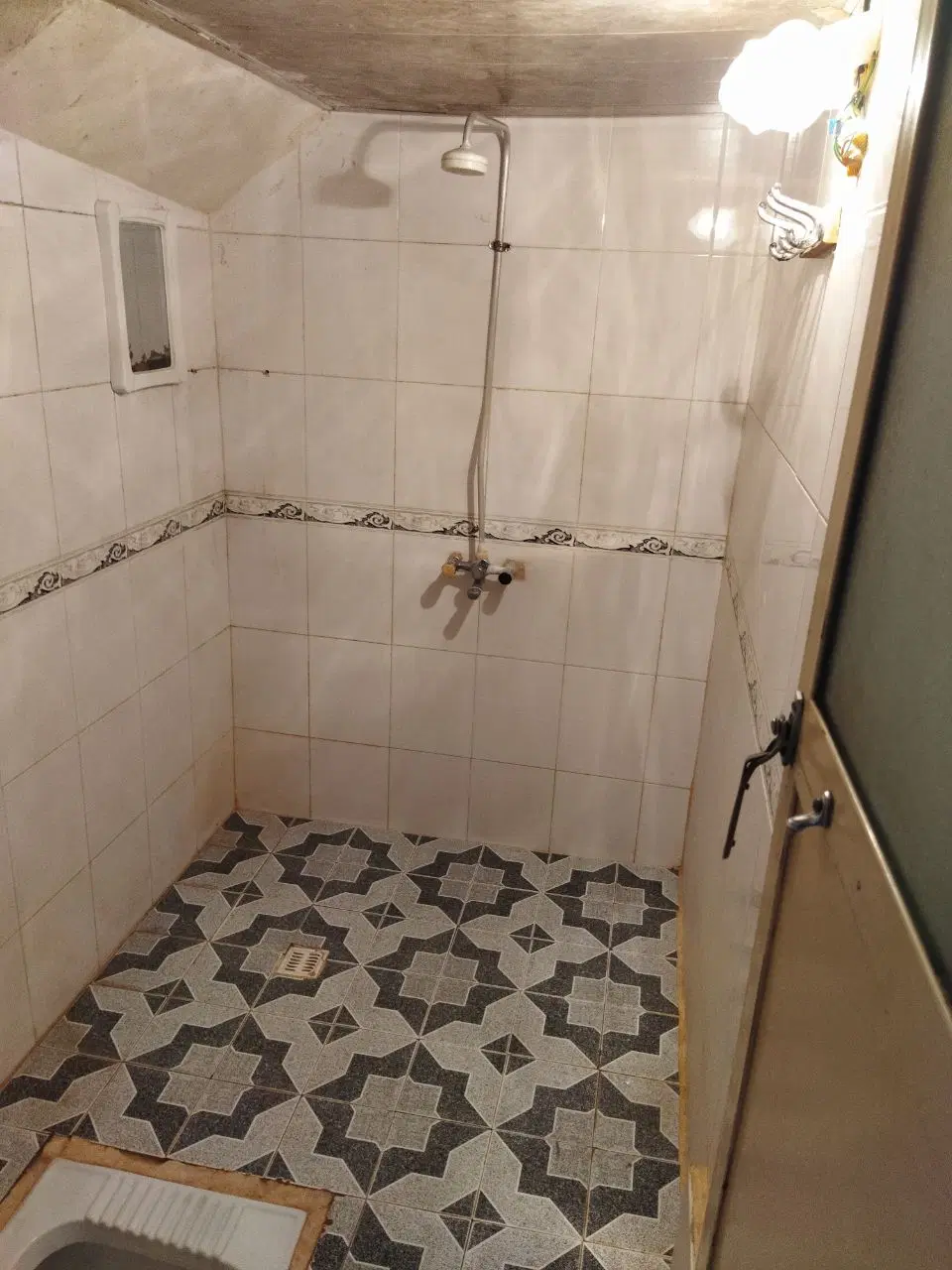 دوخوابه همکف شهرک سعدی کوچه 88