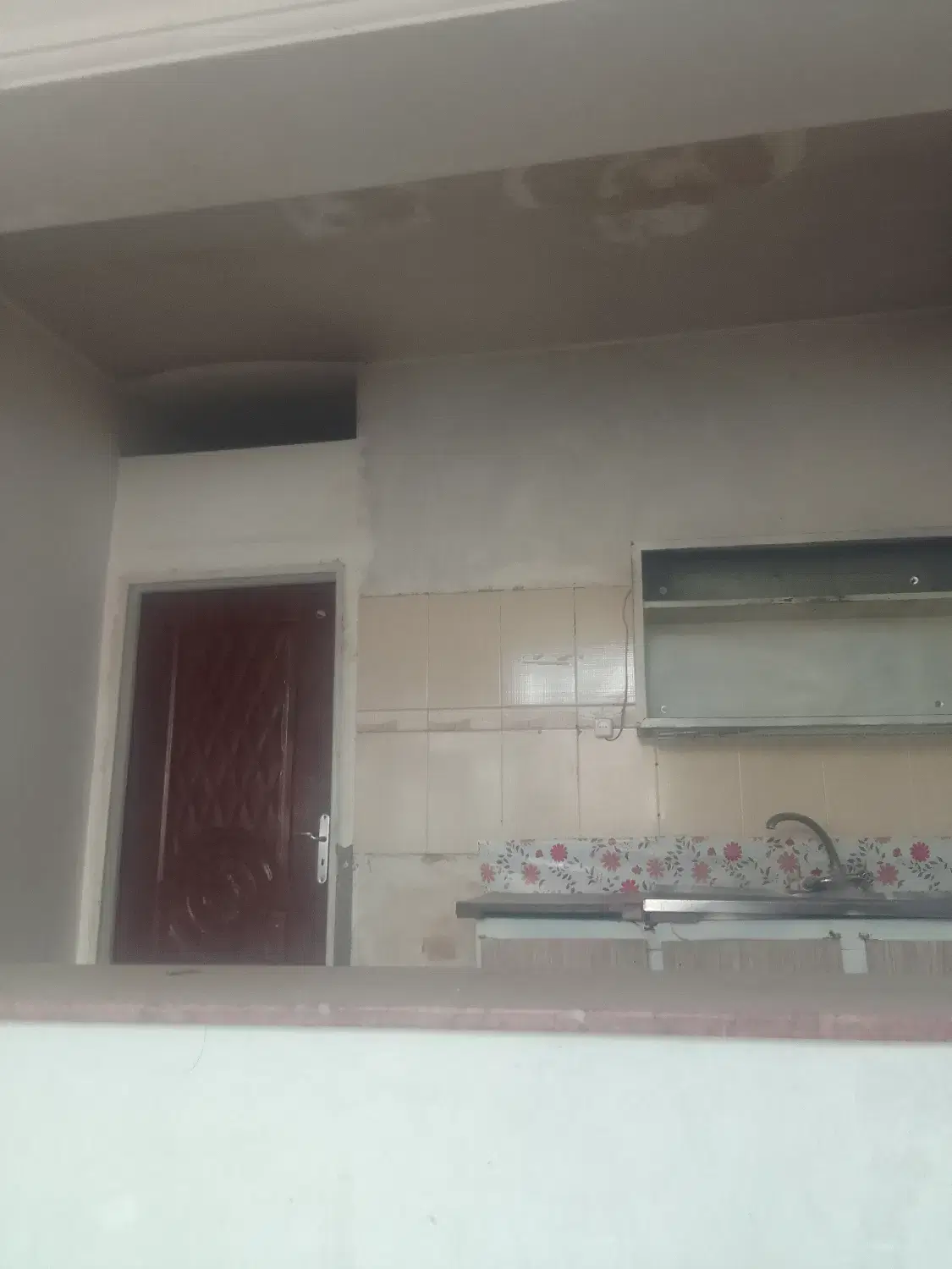 یک اتاق تخلیه بدون رهن و اجاره