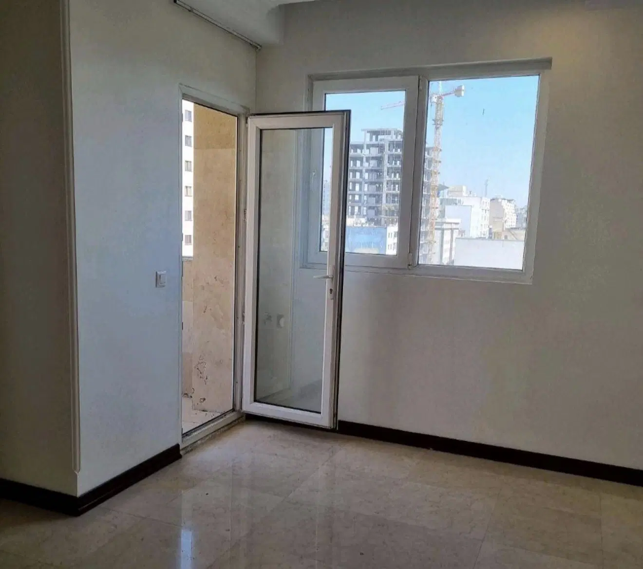 130متری شیک دربرج باغ گلزار_3خواب_2پارکینگ_ازگل