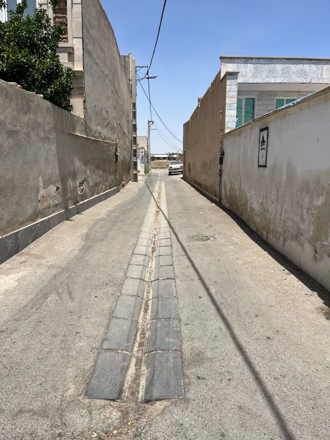 زمین ۳ هزار متری داخل روستا قلعه سین