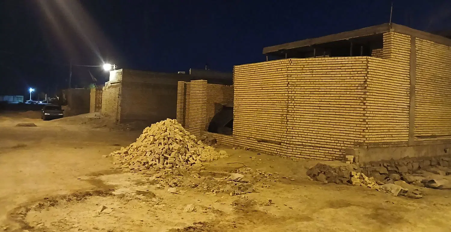 فروشی خونه نیمه کاره