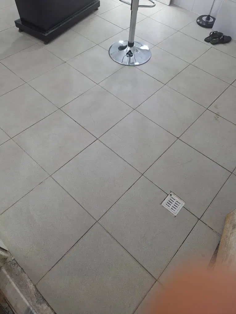 مغازه 17متری در فولادشهر  معاوضه با خودرو