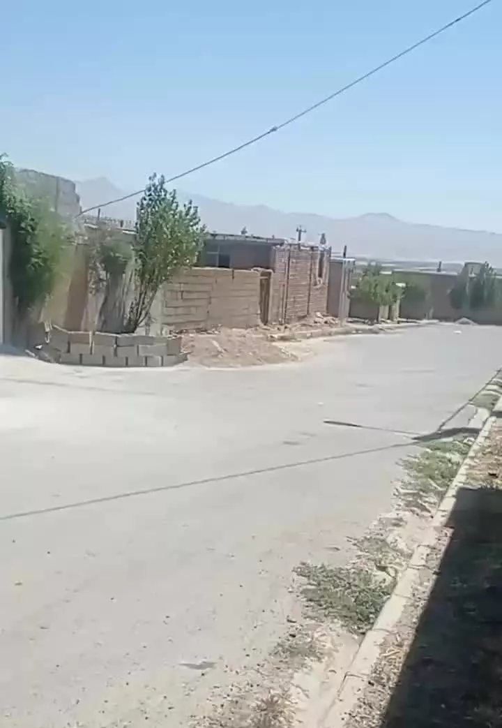 زمین فروشی